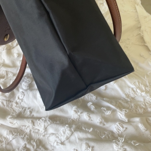 Black and tan longchamp tote - Picture 5 of 15